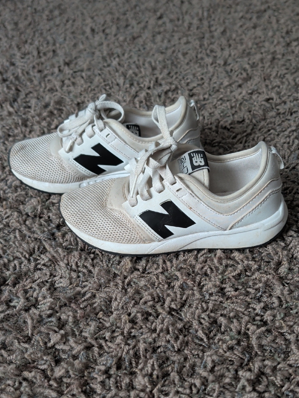 New Balance Kids Cream Sneakers with Black 'N' Logo